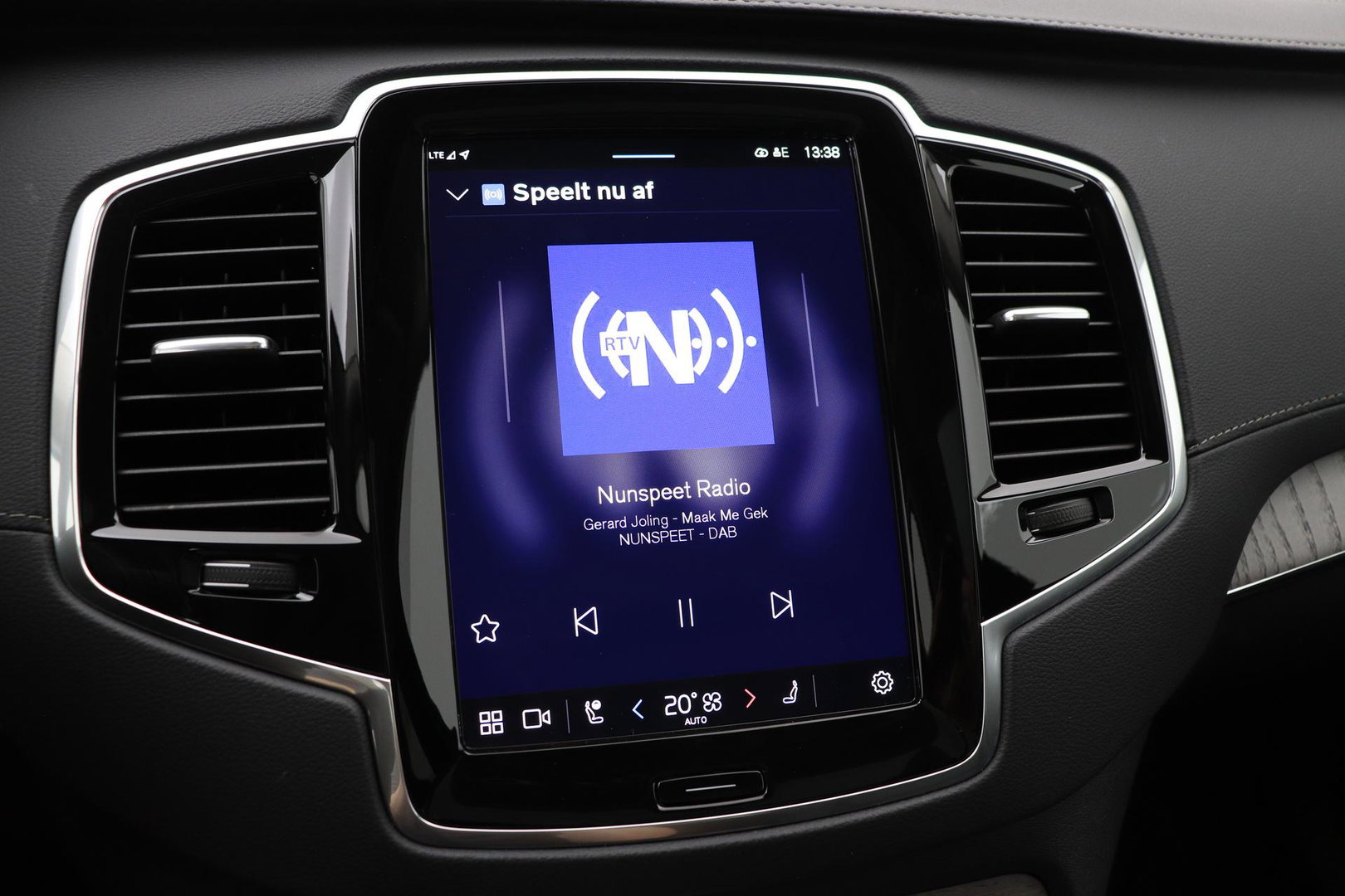 Volvo XC90 T8 Ultimate Bright | ACC | Luchtvering | Panoramadak | Harman/Kardon | Massage | Head-Up | 21 inch