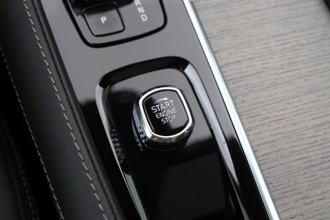 Volvo XC90 T8 Ultimate Bright | ACC | Luchtvering | Panoramadak | Harman/Kardon | Massage | Head-Up | 21 inch
