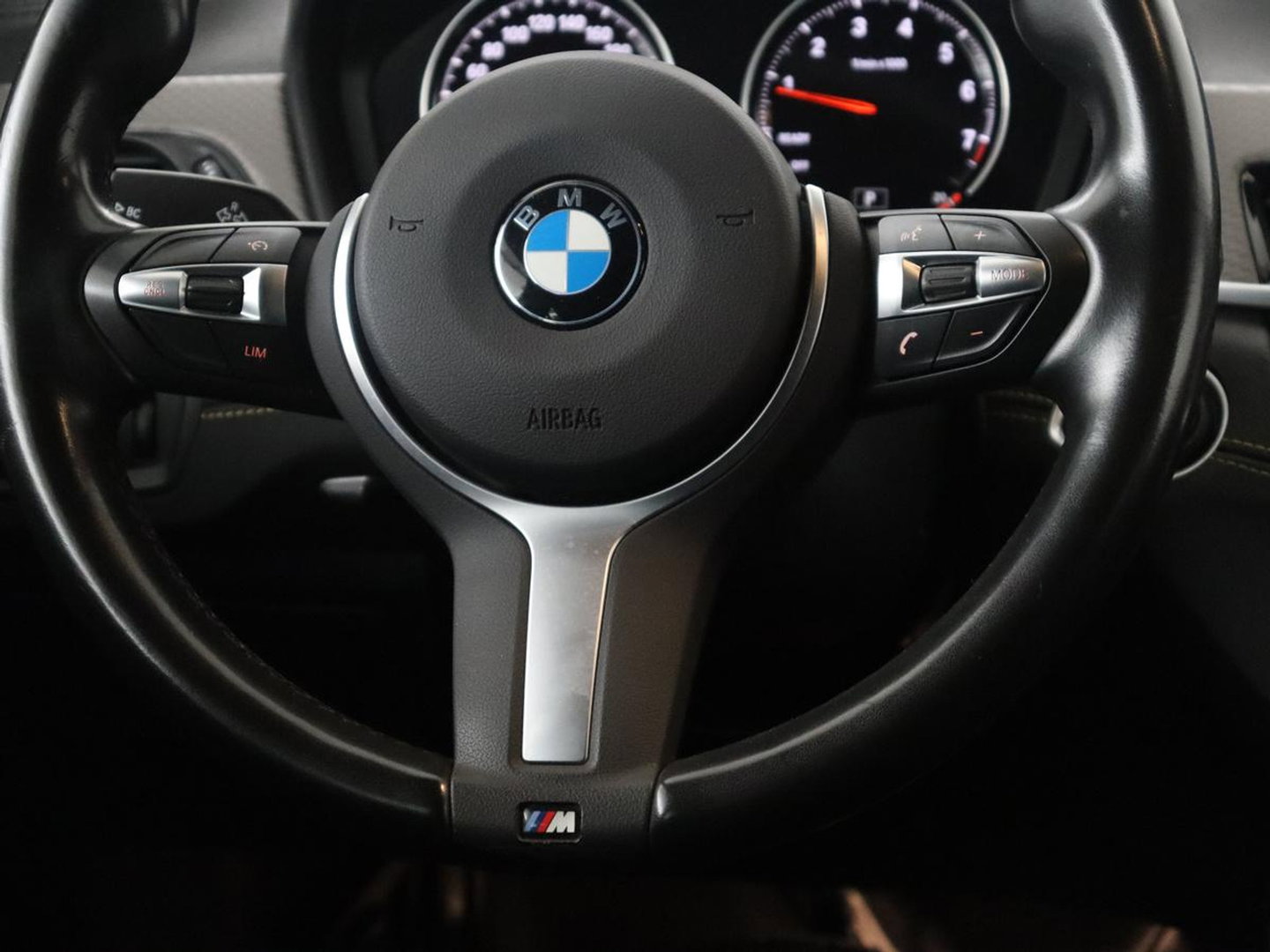 BMW X2 sDrive20i High Executive M-sport | Sportstoelen | Alcantara | Climate control | Full LED | Stoelverwarming | Cruise control | Park assist | Sfeerverlichting | 19'' |