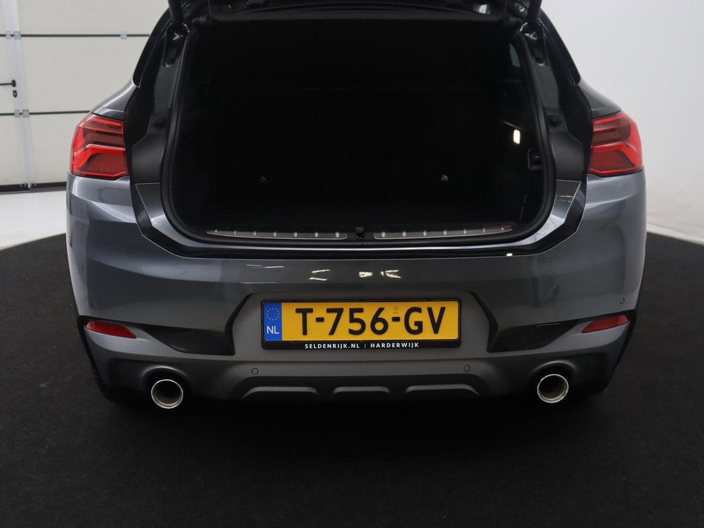 BMW X2 sDrive20i High Executive M-sport | Sportstoelen | Alcantara | Climate control | Full LED | Stoelverwarming | Cruise control | Park assist | Sfeerverlichting | 19'' |