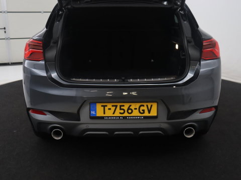 BMW X2 sDrive20i High Executive M-sport | Sportstoelen | Alcantara | Climate control | Full LED | Stoelverwarming | Cruise control | Park assist | Sfeerverlichting | 19'' |