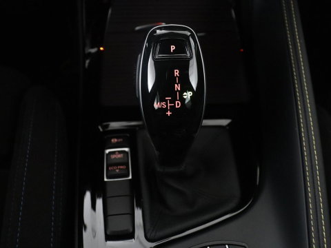 BMW X2 sDrive20i High Executive M-sport | Sportstoelen | Alcantara | Climate control | Full LED | Stoelverwarming | Cruise control | Park assist | Sfeerverlichting | 19'' |