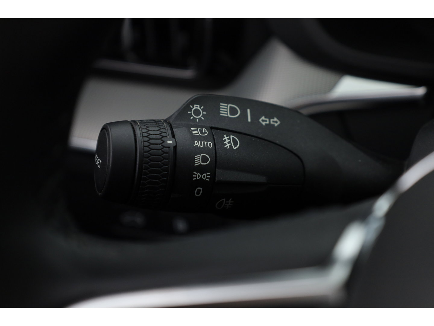 Volvo XC60 2.0 T6 Plug-in hybrid AWD Plus Dark | Trekhaak | 360 camera | Adap. Cruise | Dode hoek |Stoel + stuurverw. | Harman/ Kardon Audio
