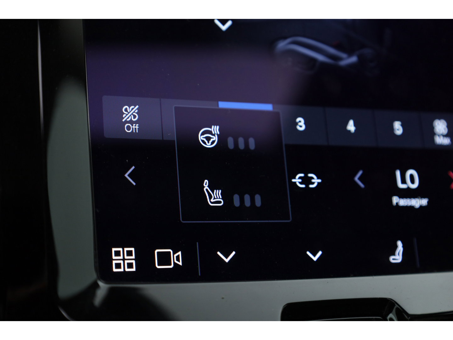 Volvo XC60 2.0 T6 Plug-in hybrid AWD Plus Dark | Trekhaak | 360 camera | Adap. Cruise | Dode hoek |Stoel + stuurverw. | Harman/ Kardon Audio