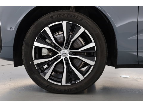 Volvo XC60 2.0 T6 Plug-in hybrid AWD Plus Dark | Trekhaak | 360 camera | Adap. Cruise | Dode hoek |Stoel + stuurverw. | Harman/ Kardon Audio