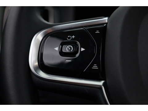 Volvo XC60 2.0 T6 Plug-in hybrid AWD Plus Dark | Trekhaak | 360 camera | Adap. Cruise | Dode hoek |Stoel + stuurverw. | Harman/ Kardon Audio