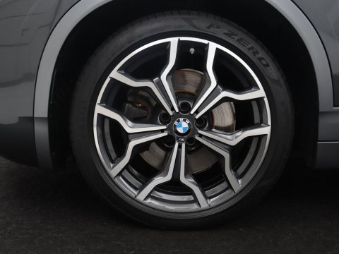 BMW X2 sDrive20i High Executive M-sport | Sportstoelen | Alcantara | Climate control | Full LED | Stoelverwarming | Cruise control | Park assist | Sfeerverlichting | 19'' |