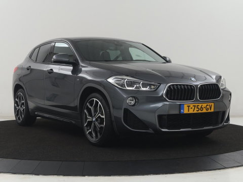 BMW X2 sDrive20i High Executive M-sport | Sportstoelen | Alcantara | Climate control | Full LED | Stoelverwarming | Cruise control | Park assist | Sfeerverlichting | 19'' |