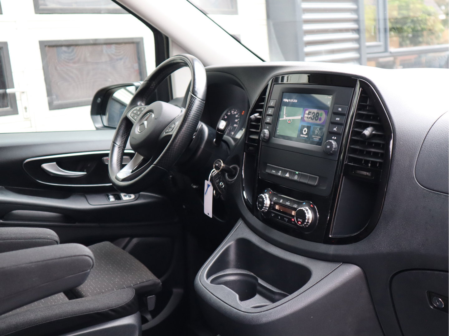 Mercedes-Benz Vito 116 CDI Automaat Euro 6 - DC 5 Pers. - 2x Schuifdr - A.Deuren - LED - Cruise - Camera