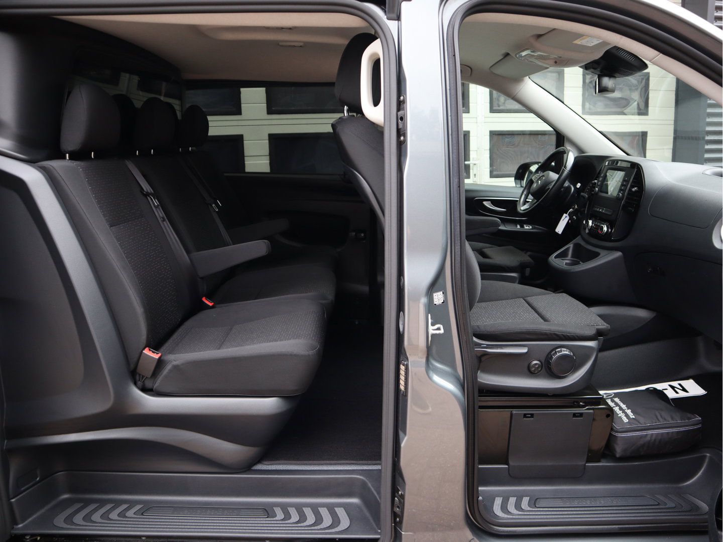 Mercedes-Benz Vito 116 CDI Automaat Euro 6 - DC 5 Pers. - 2x Schuifdr - A.Deuren - LED - Cruise - Camera
