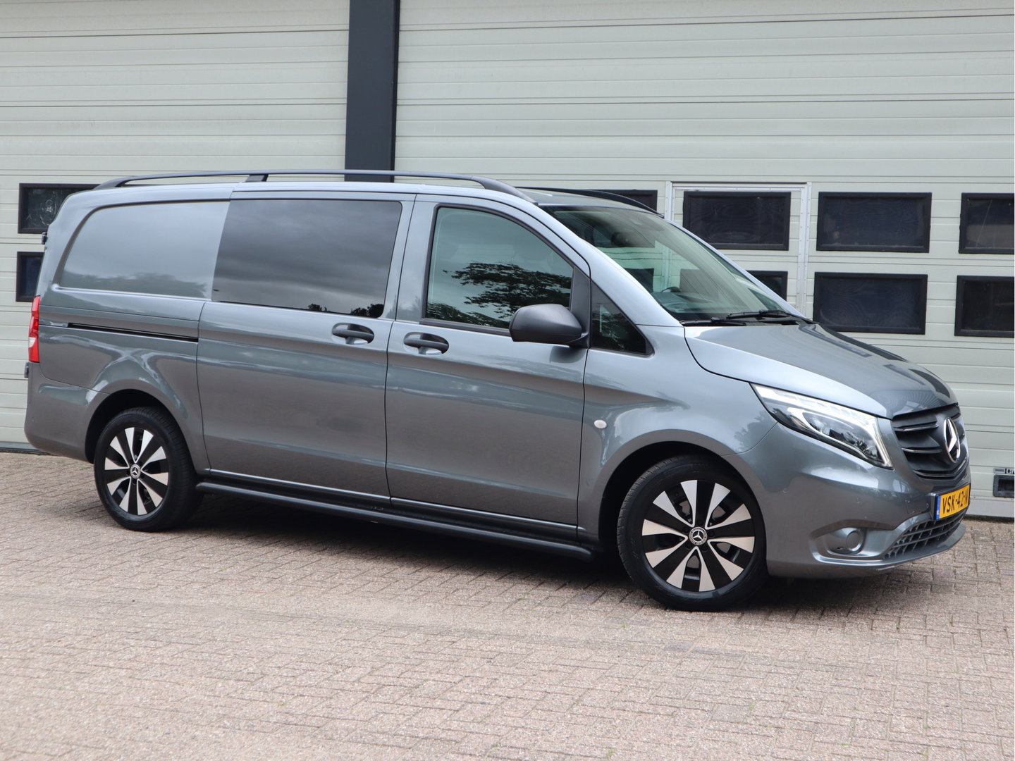 Mercedes-Benz Vito 116 CDI Automaat Euro 6 - DC 5 Pers. - 2x Schuifdr - A.Deuren - LED - Cruise - Camera