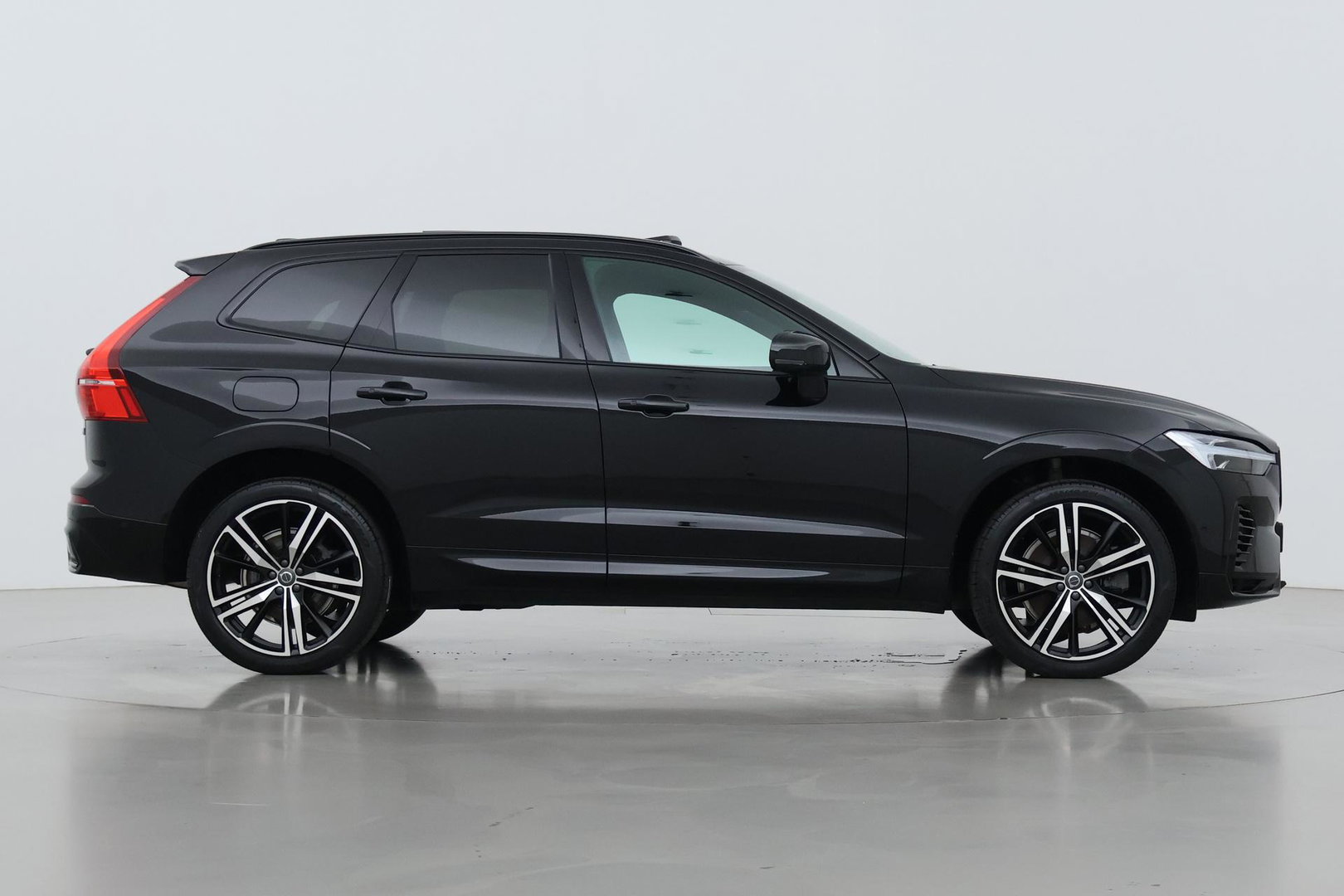 Volvo XC60 T8 Plus Dark | Harman/Kardon | Panoramadak | 360° Camera | BLIS | Stoel+Stuurverwarming | ACC