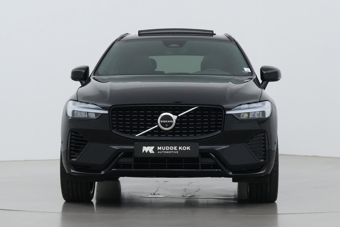 Volvo XC60 T8 Plus Dark | Harman/Kardon | Panoramadak | 360° Camera | BLIS | Stoel+Stuurverwarming | ACC
