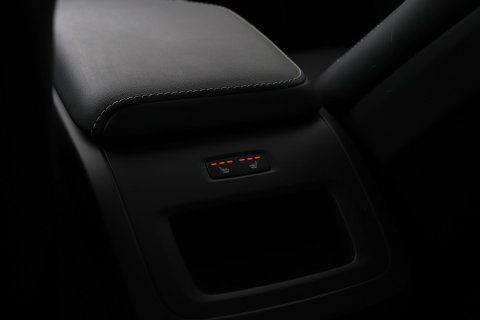 Volvo XC60 T8 Plus Dark | Harman/Kardon | Panoramadak | 360° Camera | BLIS | Stoel+Stuurverwarming | ACC
