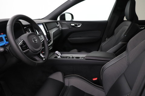 Volvo XC60 T8 Plus Dark | Harman/Kardon | Panoramadak | 360° Camera | BLIS | Stoel+Stuurverwarming | ACC