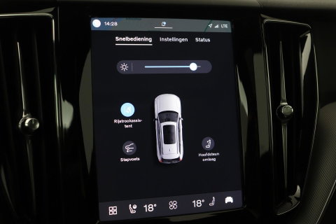 Volvo XC60 T8 Plus Dark | Harman/Kardon | Panoramadak | 360° Camera | BLIS | Stoel+Stuurverwarming | ACC