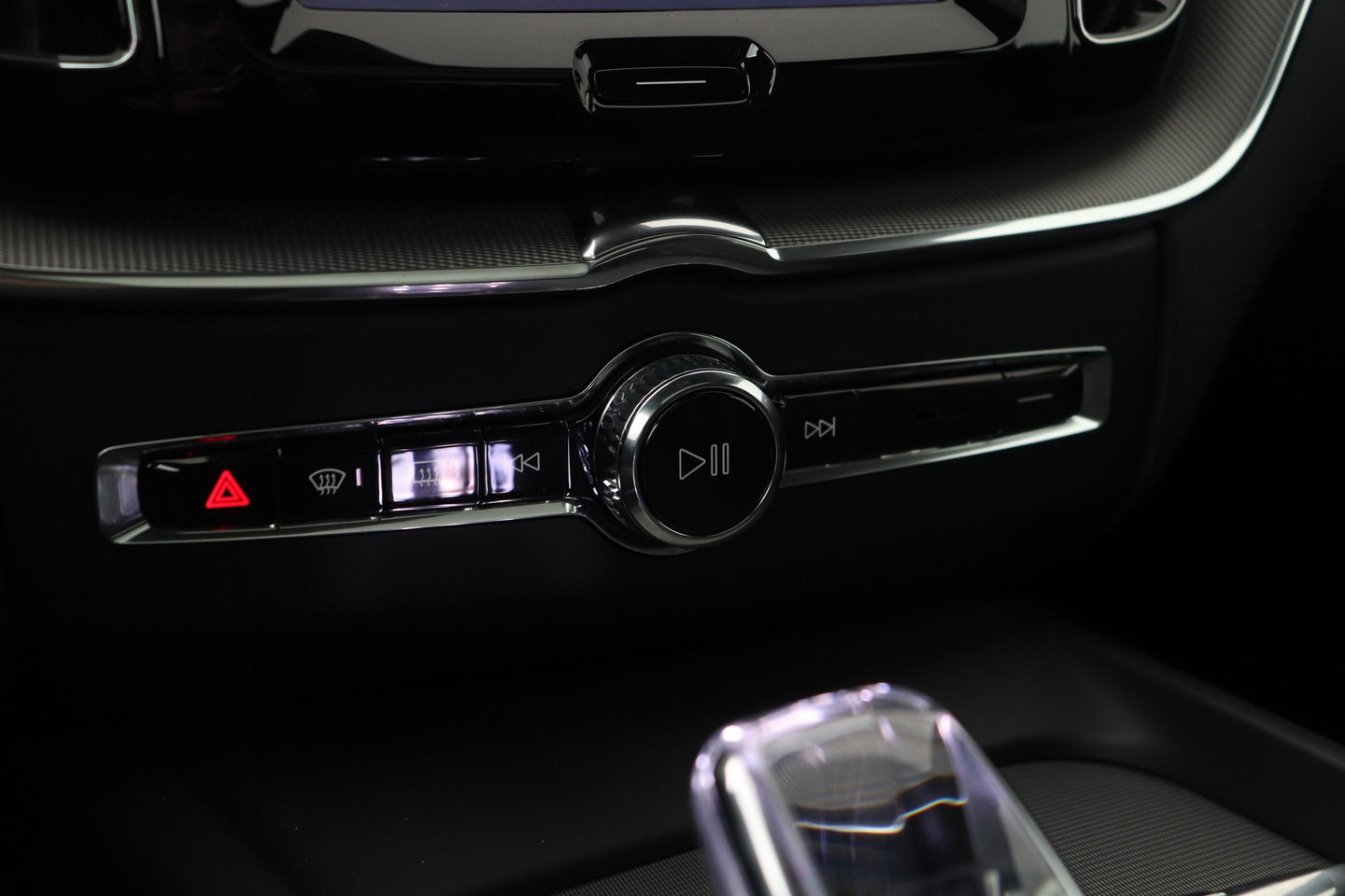 Volvo XC60 T8 Plus Dark | Harman/Kardon | Panoramadak | 360° Camera | BLIS | Stoel+Stuurverwarming | ACC