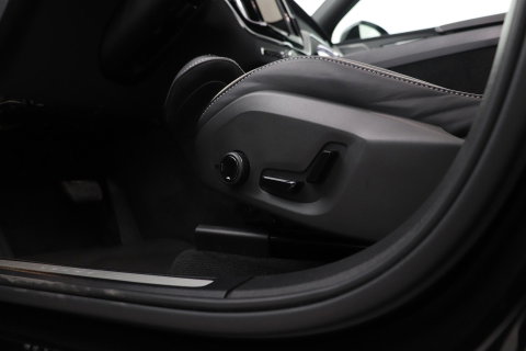 Volvo XC60 T8 Plus Dark | Harman/Kardon | Panoramadak | 360° Camera | BLIS | Stoel+Stuurverwarming | ACC