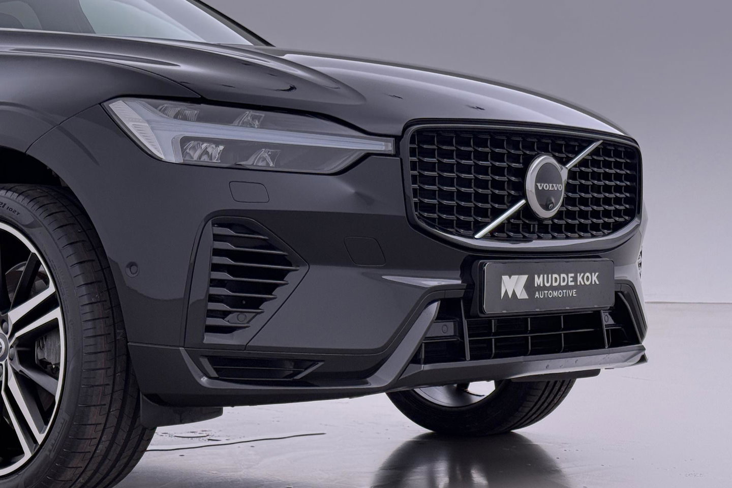 Volvo XC60 T8 Plus Dark | Harman/Kardon | Panoramadak | 360° Camera | BLIS | Stoel+Stuurverwarming | ACC