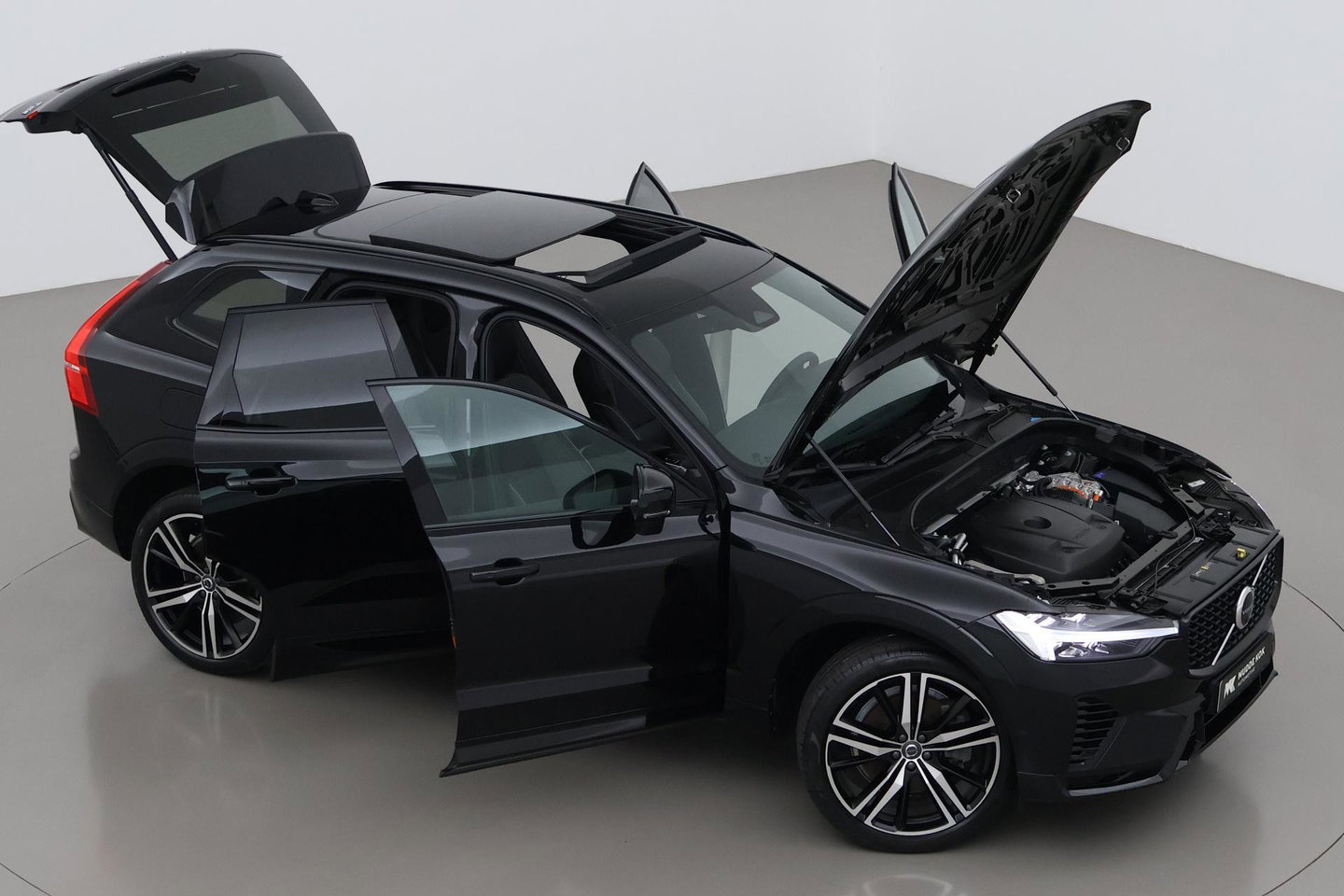 Volvo XC60 T8 Plus Dark | Harman/Kardon | Panoramadak | 360° Camera | BLIS | Stoel+Stuurverwarming | ACC