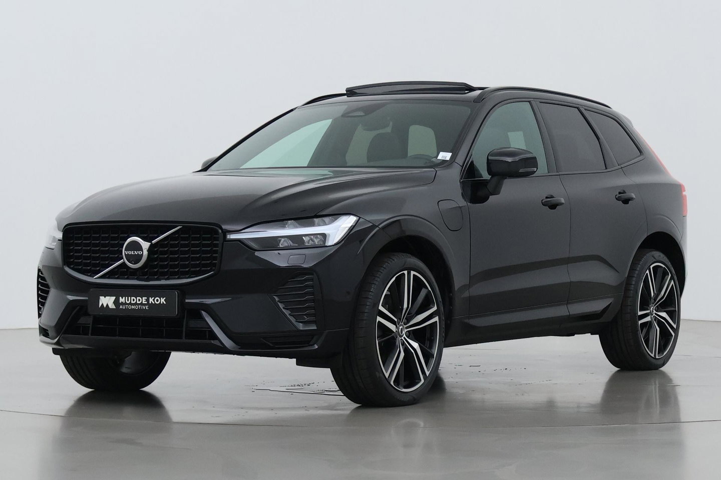 Volvo XC60 T8 Plus Dark | Harman/Kardon | Panoramadak | 360° Camera | BLIS | Stoel+Stuurverwarming | ACC