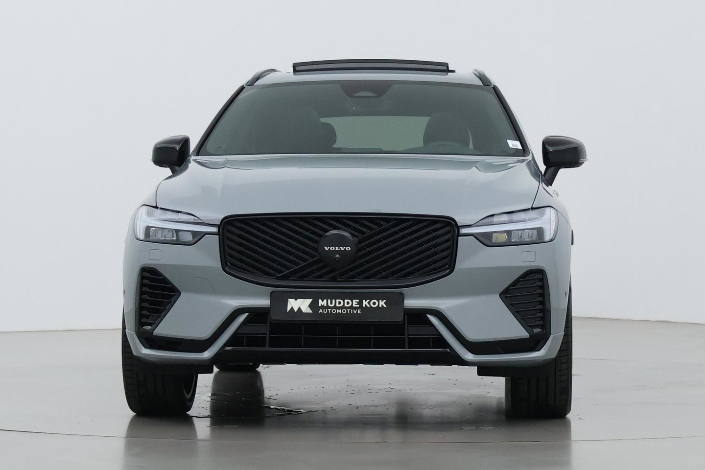 Volvo XC60 T6 Plus Black Edition | Harman/Kardon | Pilot Assist | Panoramadak | 360° Camera | Head-Up | Stoel+Stuurverwarming | 21 Inch