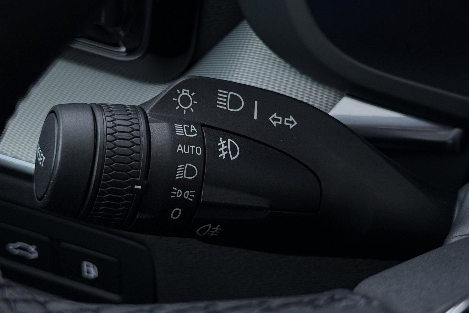 Volvo XC60 T6 Plus Black Edition | Harman/Kardon | Pilot Assist | Panoramadak | 360° Camera | Head-Up | Stoel+Stuurverwarming | 21 Inch