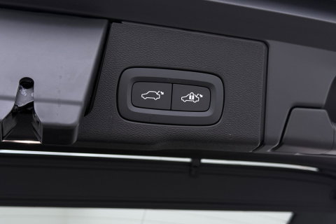 Volvo XC60 T6 Plus Black Edition | Harman/Kardon | Pilot Assist | Panoramadak | 360° Camera | Head-Up | Stoel+Stuurverwarming | 21 Inch