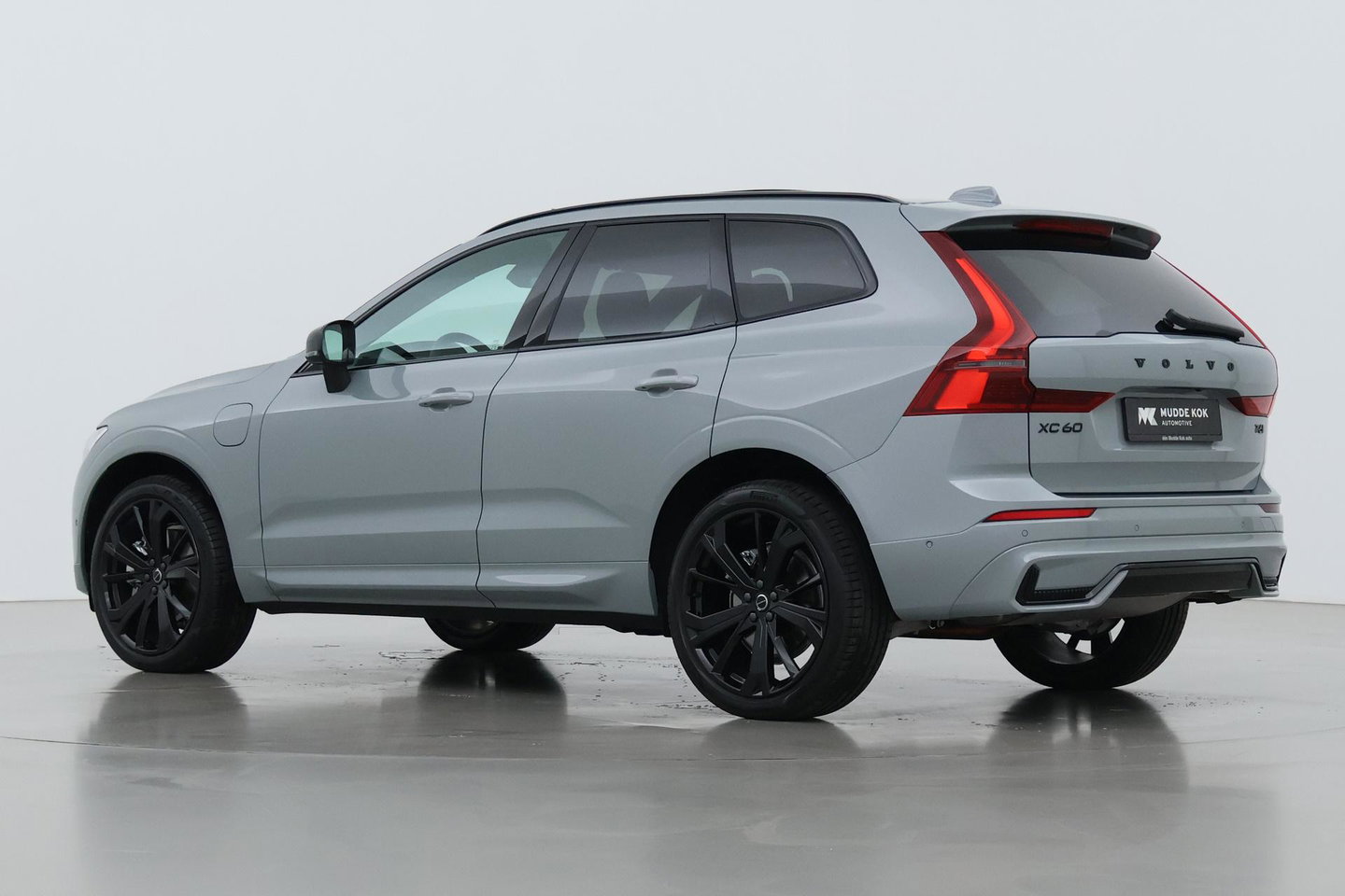 Volvo XC60 T6 Plus Black Edition | Harman/Kardon | Pilot Assist | Panoramadak | 360° Camera | Head-Up | Stoel+Stuurverwarming | 21 Inch