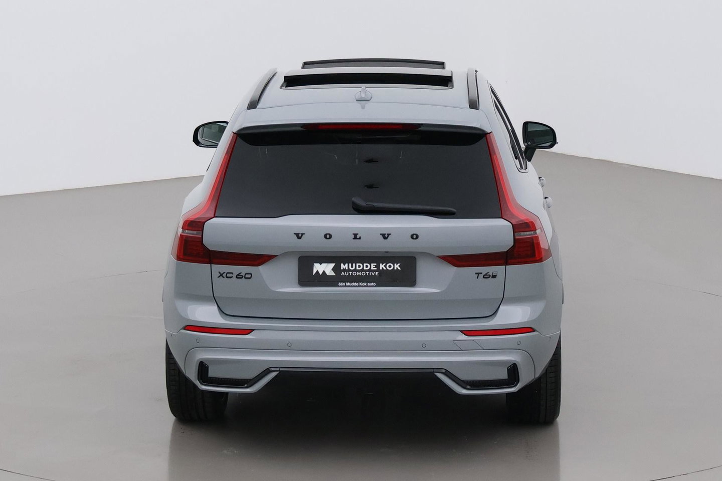 Volvo XC60 T6 Plus Black Edition | Harman/Kardon | Pilot Assist | Panoramadak | 360° Camera | Head-Up | Stoel+Stuurverwarming | 21 Inch