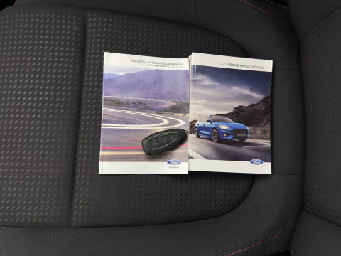 Ford FOCUS Wagon 1.5 EcoBlue ST Line Business *FULL-LED | SPORT-SEATS | NAVI-FULLMAP | KEYLESS | PRIVACY-GLASS | ECC | PDC | CRUISE | 18''ALU*