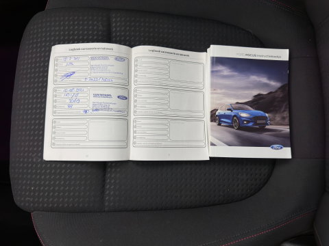 Ford FOCUS Wagon 1.5 EcoBlue ST Line Business *FULL-LED | SPORT-SEATS | NAVI-FULLMAP | KEYLESS | PRIVACY-GLASS | ECC | PDC | CRUISE | 18''ALU*
