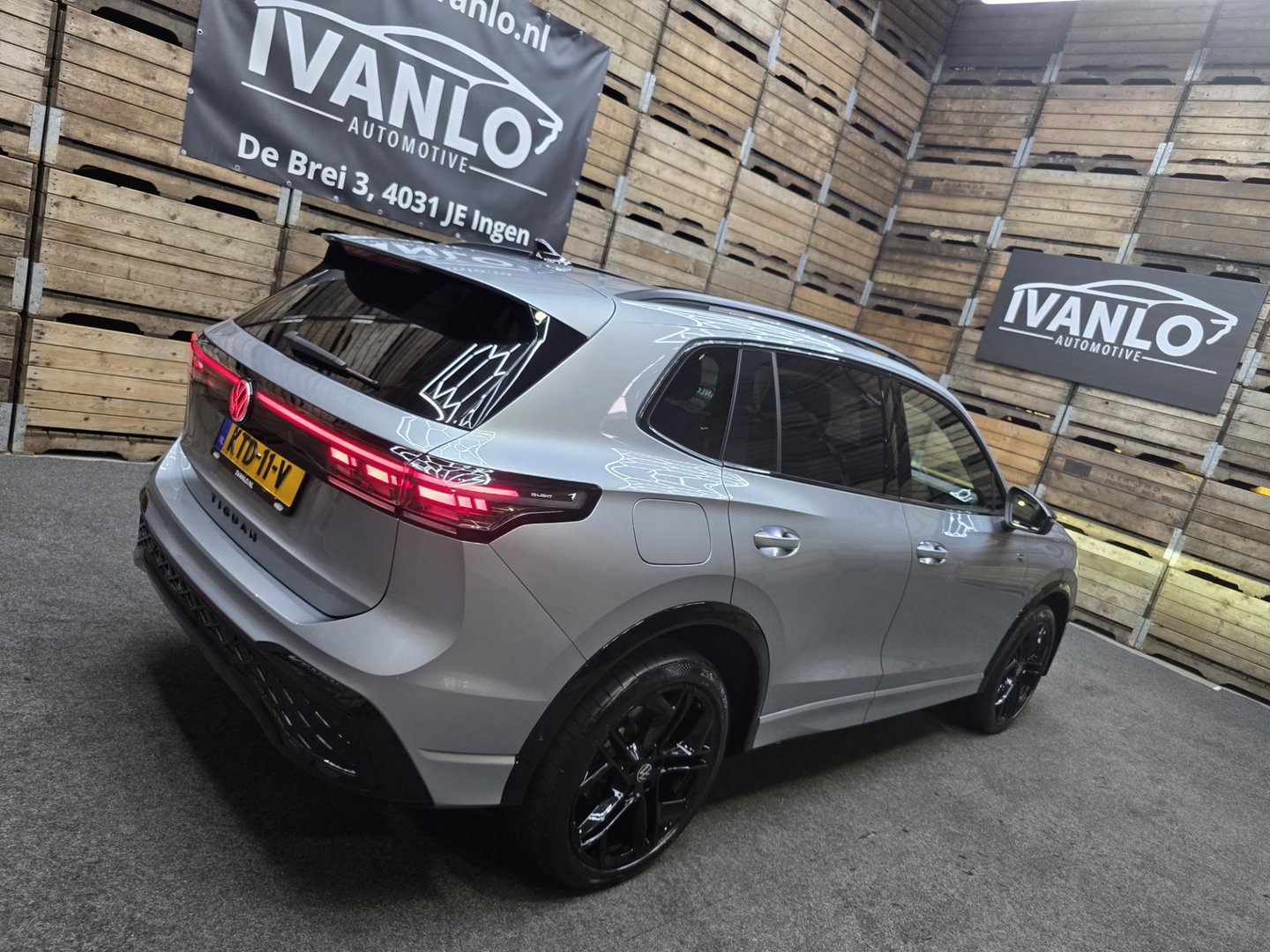 Volkswagen Tiguan 1.5 eHybrid R-Line Edition Pano Leder IQ HUD Trekhaak Blackstyle 20" LM