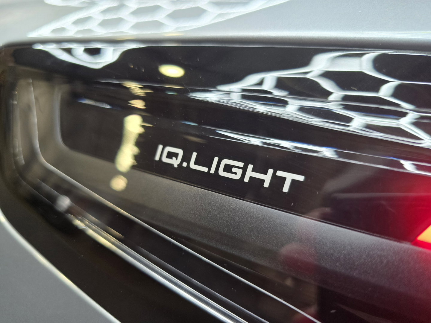 Volkswagen Tiguan 1.5 eHybrid R-Line Edition Pano Leder IQ HUD Trekhaak Blackstyle 20" LM