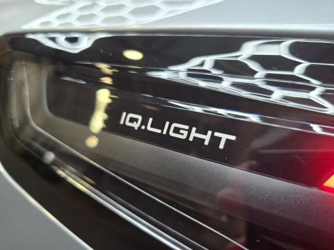 Volkswagen Tiguan 1.5 eHybrid R-Line Edition Pano Leder IQ HUD Trekhaak Blackstyle 20" LM