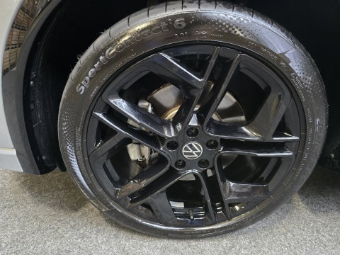 Volkswagen Tiguan 1.5 eHybrid R-Line Edition Pano Leder IQ HUD Trekhaak Blackstyle 20" LM