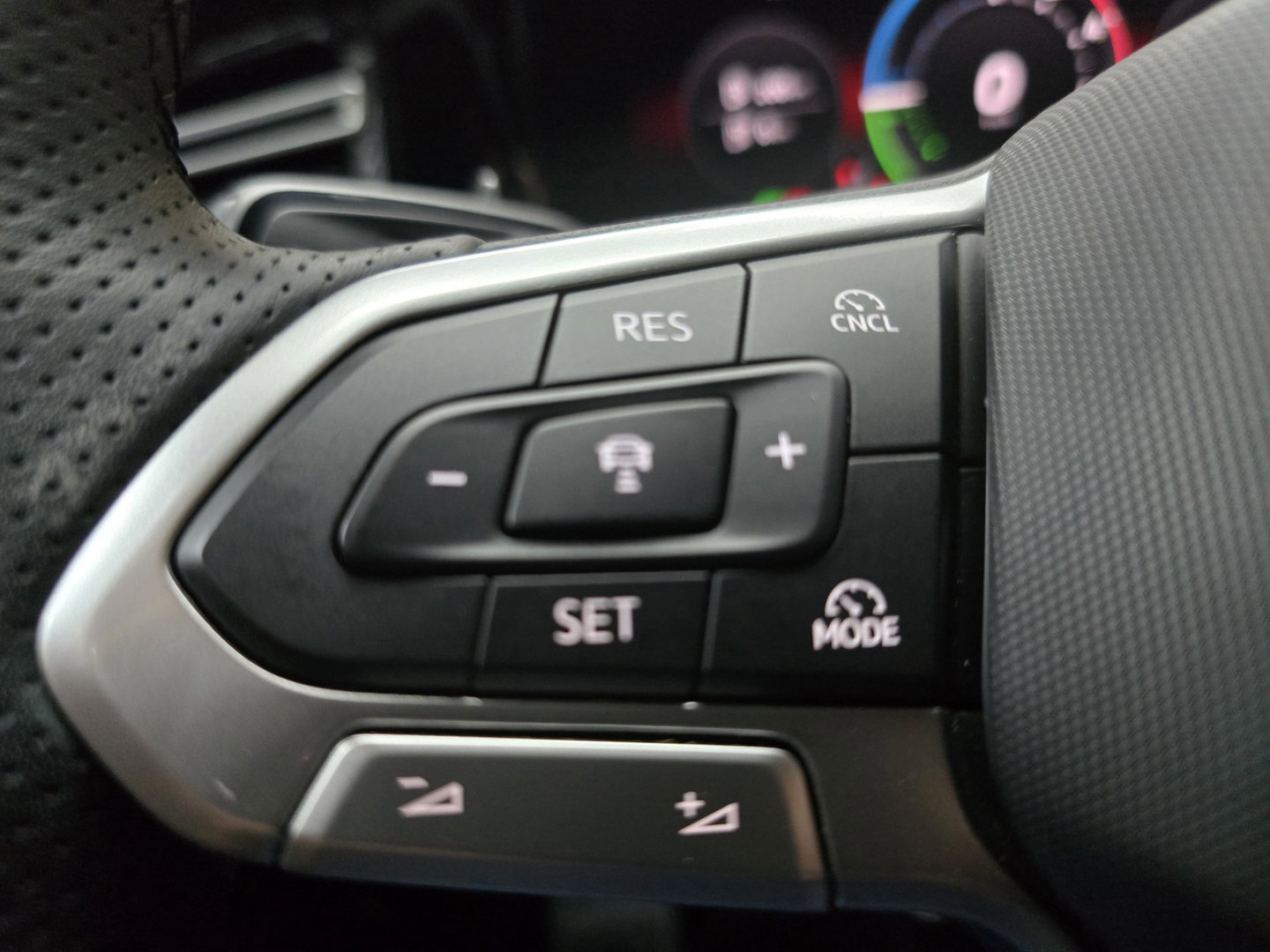 Volkswagen Tiguan 1.5 eHybrid R-Line Edition Pano Leder IQ HUD Trekhaak Blackstyle 20" LM