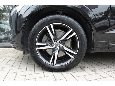 Volvo XC60 2.0 T8 Twin Engine AWD Design PANO EYLESS CAM