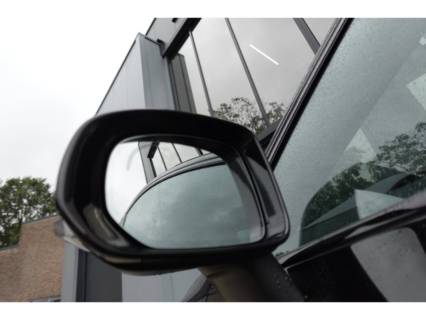 Volvo XC60 2.0 T8 Twin Engine AWD Design PANO EYLESS CAM