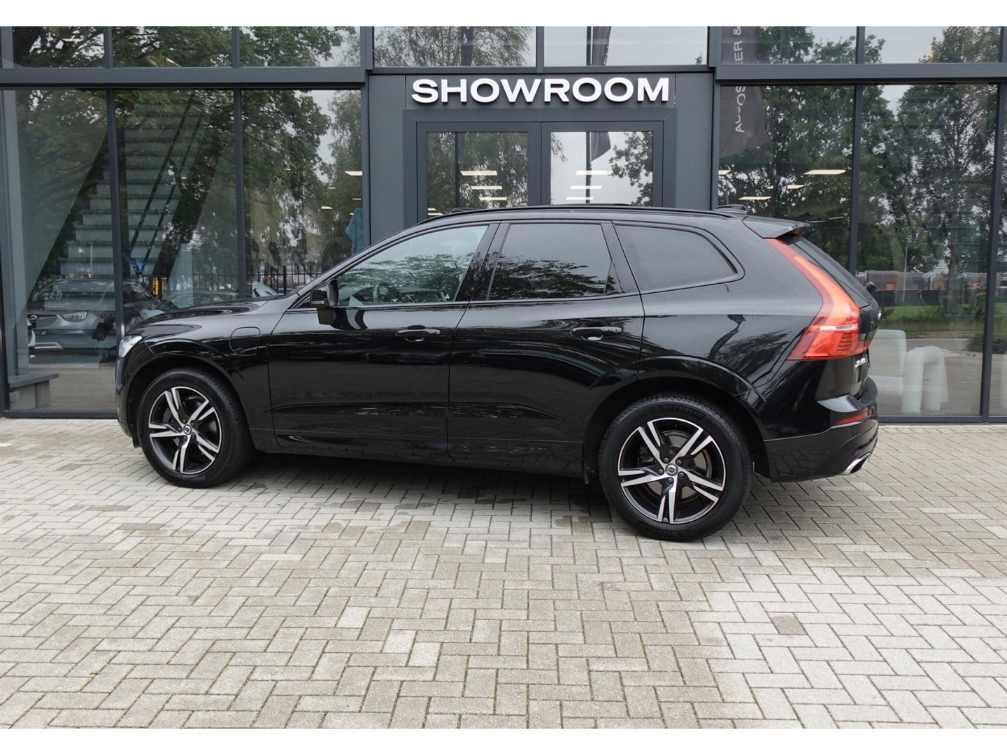 Volvo XC60 2.0 T8 Twin Engine AWD Design PANO EYLESS CAM