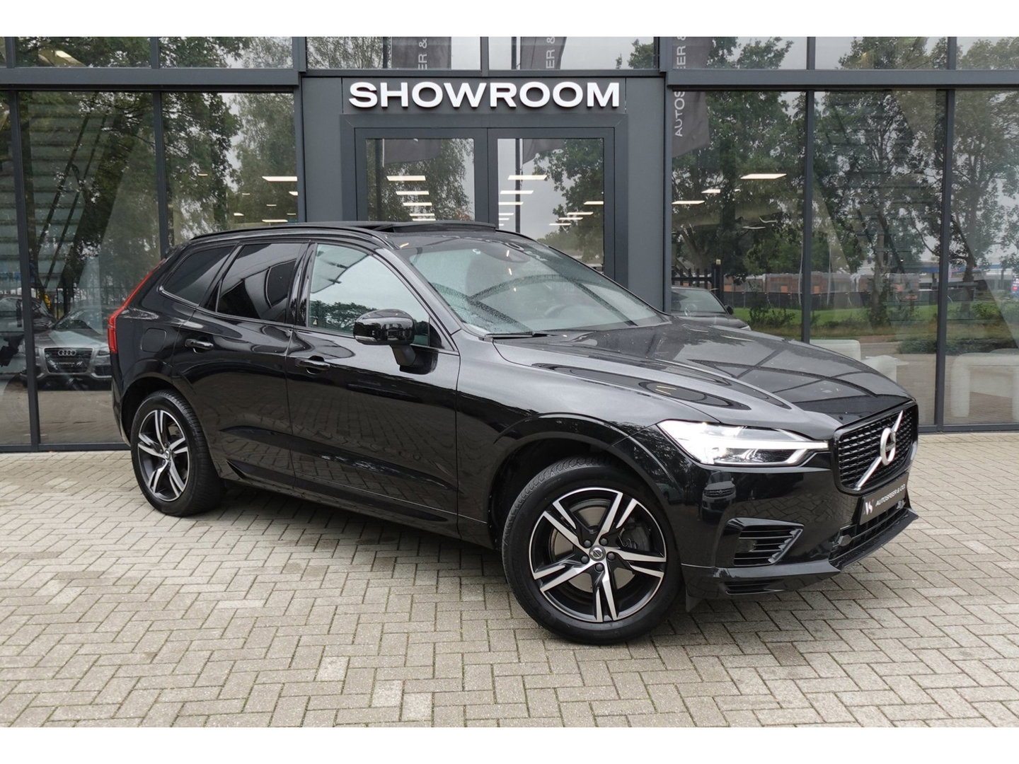 Volvo XC60 2.0 T8 Twin Engine AWD Design PANO EYLESS CAM