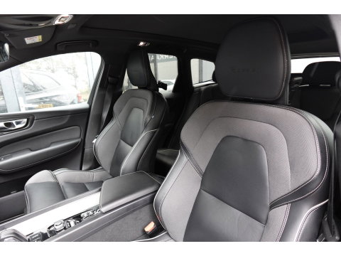 Volvo XC60 2.0 T8 Twin Engine AWD Design PANO EYLESS CAM