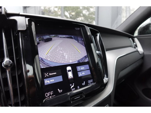 Volvo XC60 2.0 T8 Twin Engine AWD Design PANO EYLESS CAM