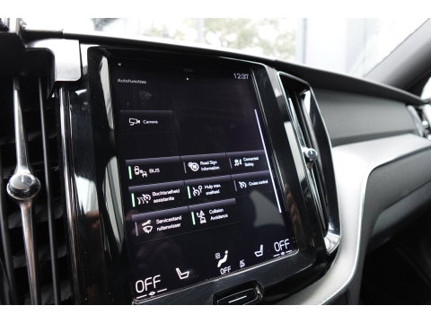 Volvo XC60 2.0 T8 Twin Engine AWD Design PANO EYLESS CAM