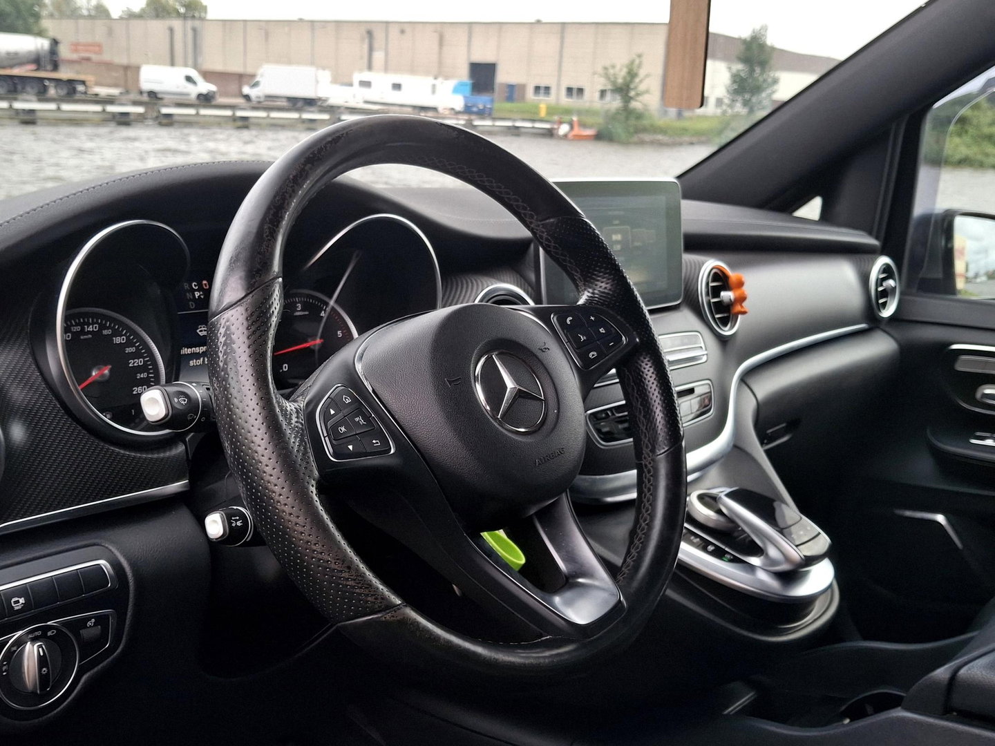 Mercedes-Benz V-Klasse 250d 4-MATIC Lang DC AMG | LEDER | 360 | LED | BURMESTER | BEKER KOELING \ VERWARMING | STANDKACHEL