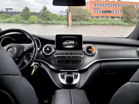 Mercedes-Benz V-Klasse 250d 4-MATIC Lang DC AMG | LEDER | 360 | LED | BURMESTER | BEKER KOELING \ VERWARMING | STANDKACHEL