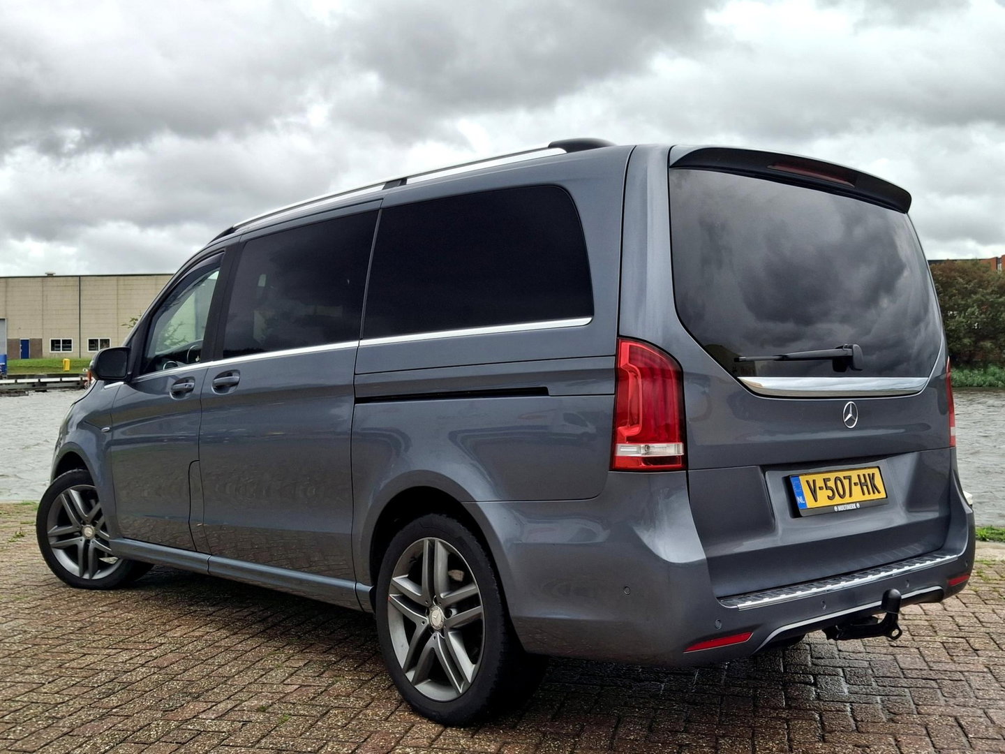 Mercedes-Benz V-Klasse 250d 4-MATIC Lang DC AMG | LEDER | 360 | LED | BURMESTER | BEKER KOELING \ VERWARMING | STANDKACHEL