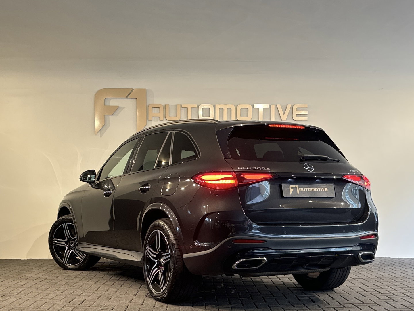 Mercedes-Benz GLC 300e 4MATIC AMG Line Bumeister|Keyless|Dodehoek|Memory