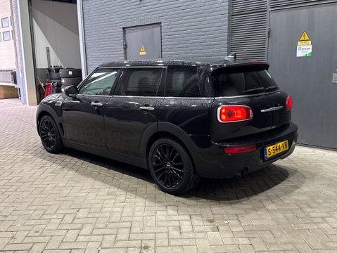 MINI Clubman 1.5 One D Chili Serious Business | Panoramadak | Automaat | Navigatie | Cruise Control | Airco | PDC | MINI Connected