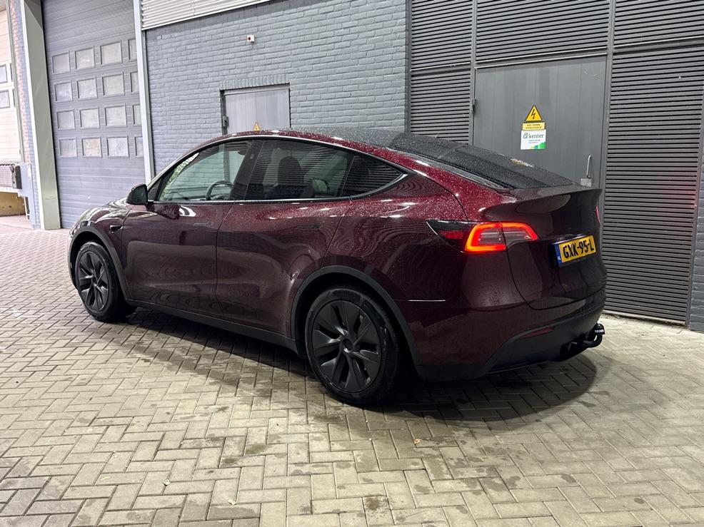 Tesla Model Y Long Range RWD 75 kWh | Panoramadak | Trekhaak | 360° Camera | Stoelverwarming V+A
